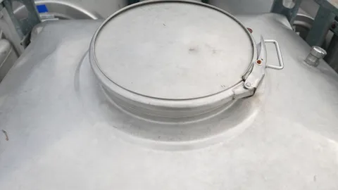 25-0085 1.050 Liter Transporttank aus V2A kubisch auf Gestell