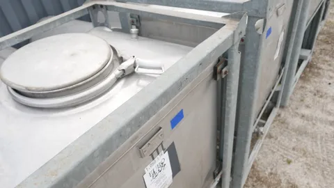 25-0085 1.050 Liter Transporttank aus V2A kubisch auf Gestell