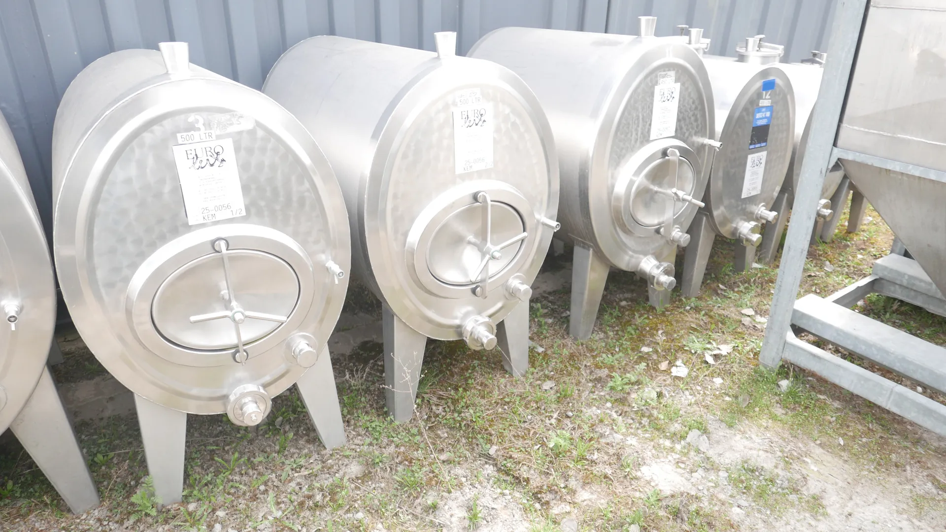 25-0056  550l Edelstahltank liegend oval 