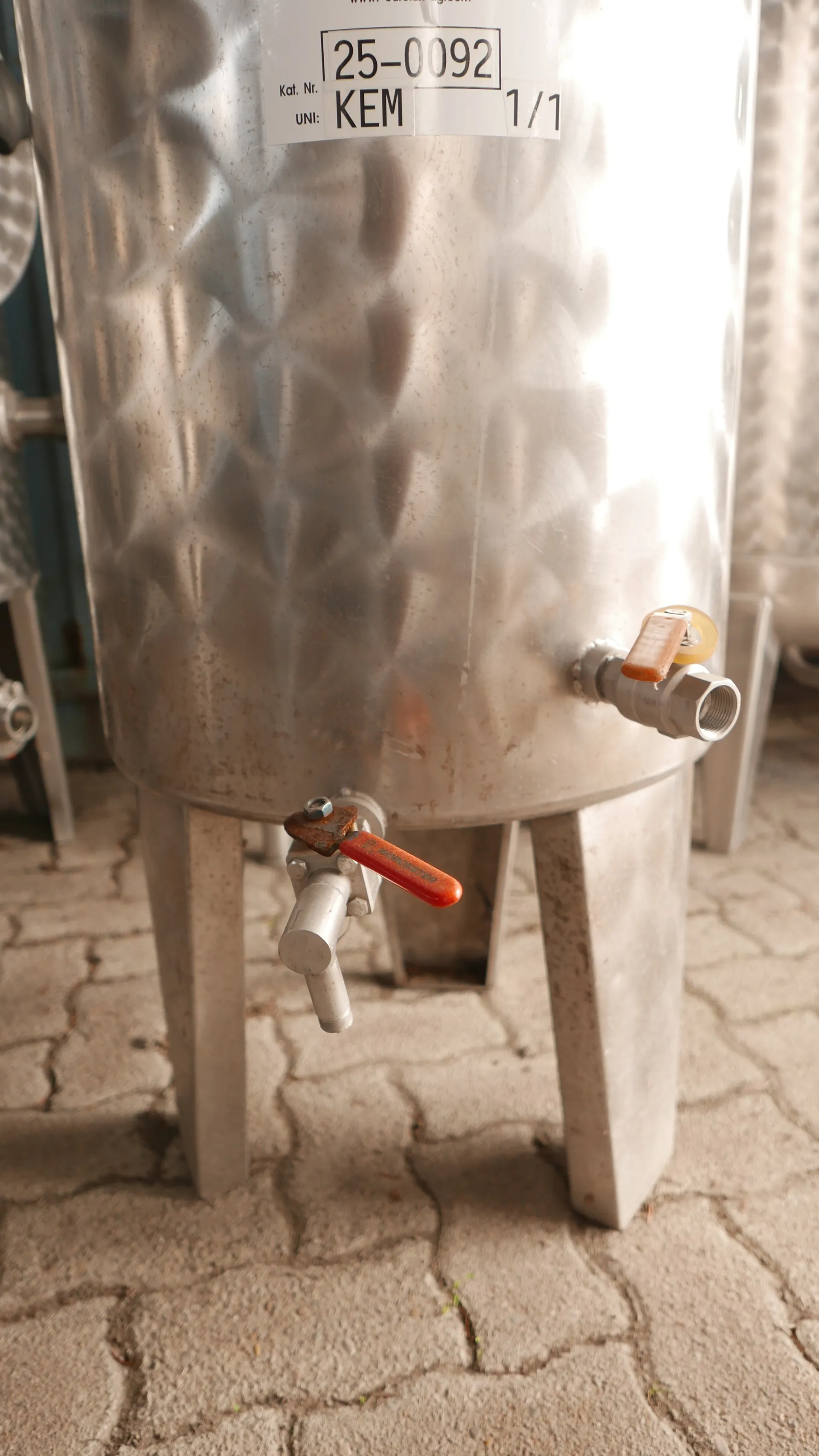 25-0092 Weintank 140 Liter
