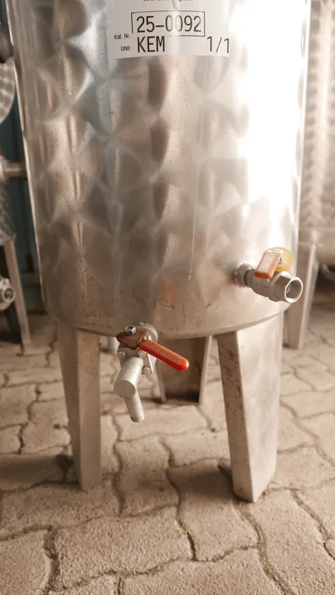 25-0092 Weintank 140 Liter