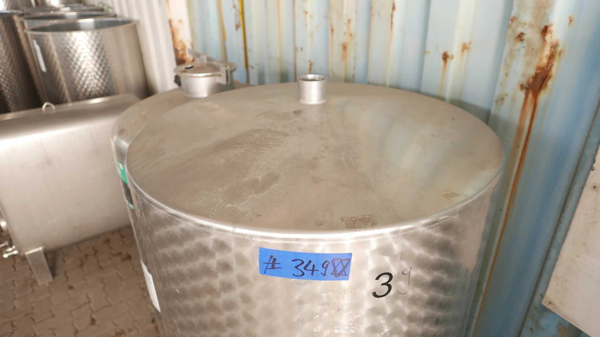 25-0094 Weintank 675 Liter
