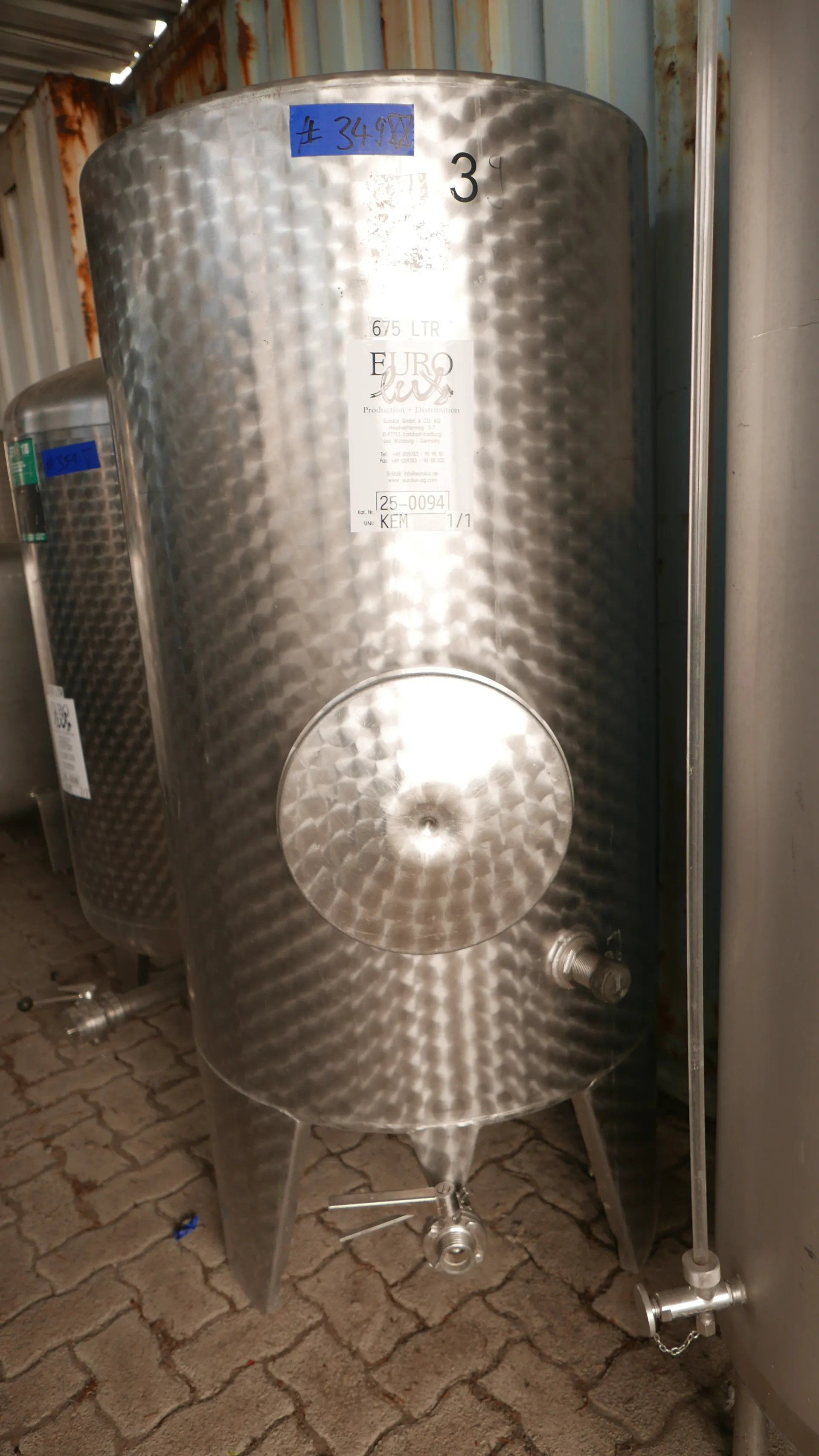 25-0094 Weintank 675 Liter