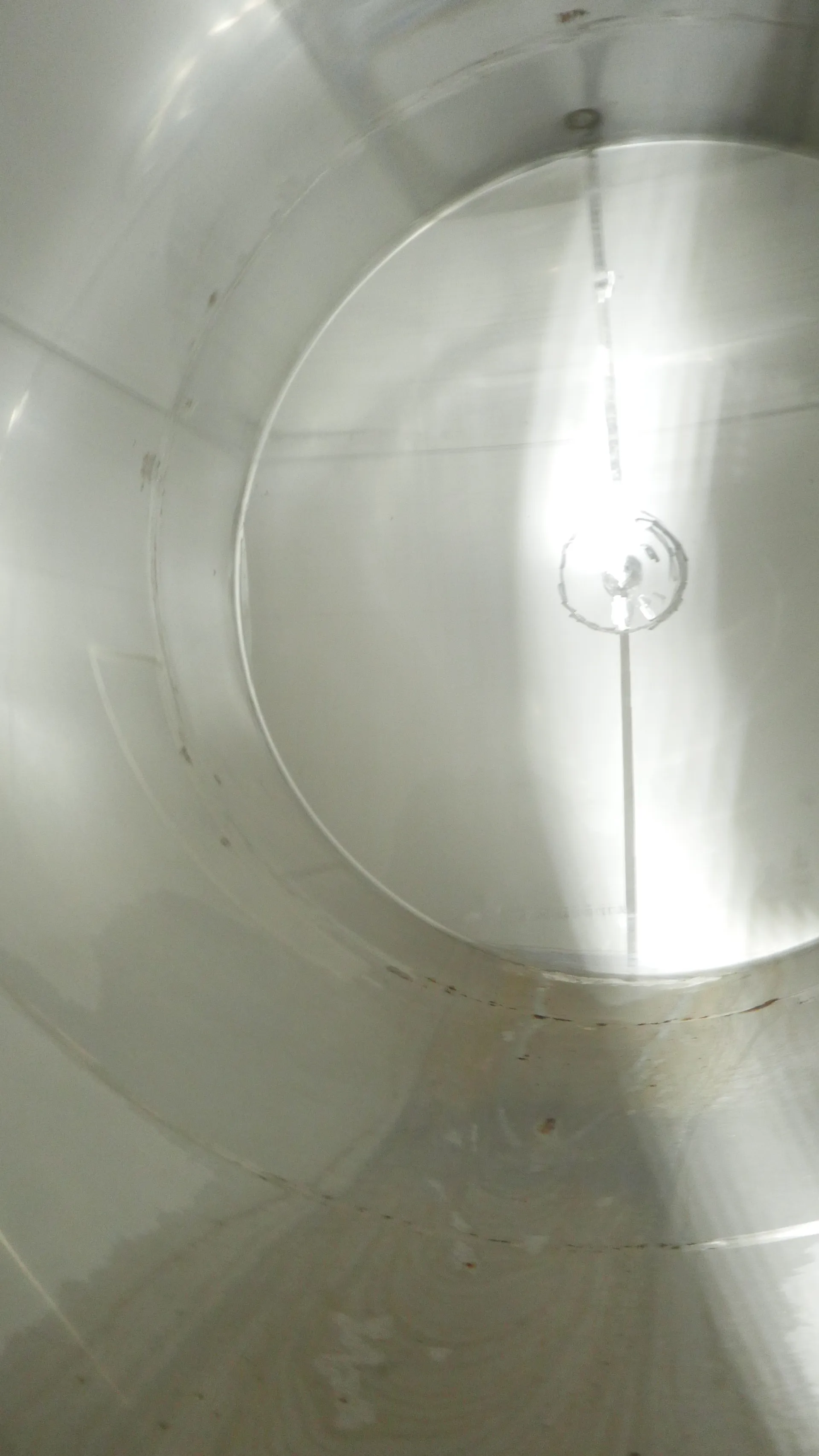 25-0109EUBA 24.000 Liter Frischwassertank horizontal auf 4 Füßen