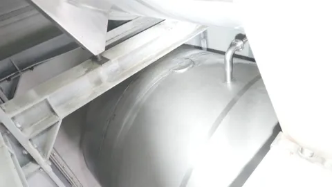 25-0109EUBA 24.000 Liter Frischwassertank horizontal auf 4 Füßen
