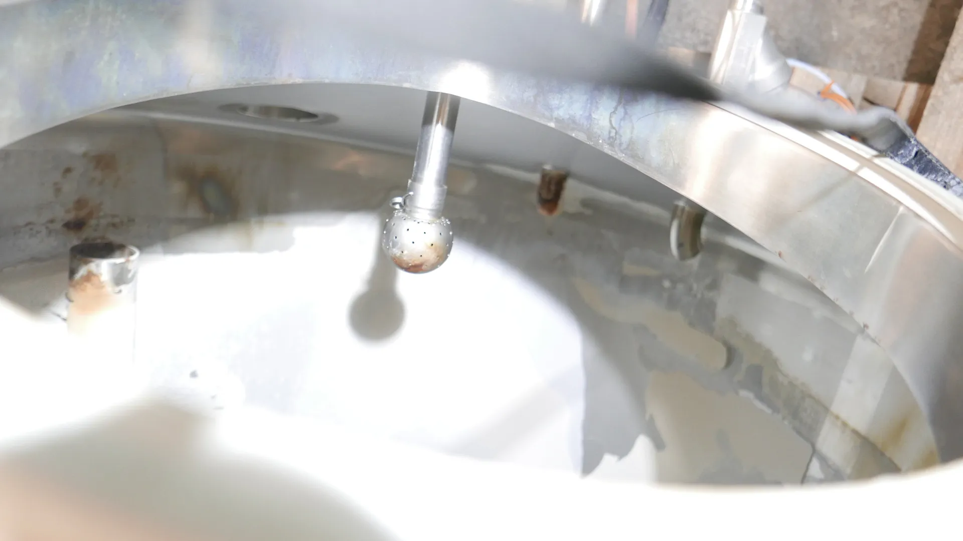 25-0113EUBA 1.000 Liter Warmwassertank in V2A isoliert