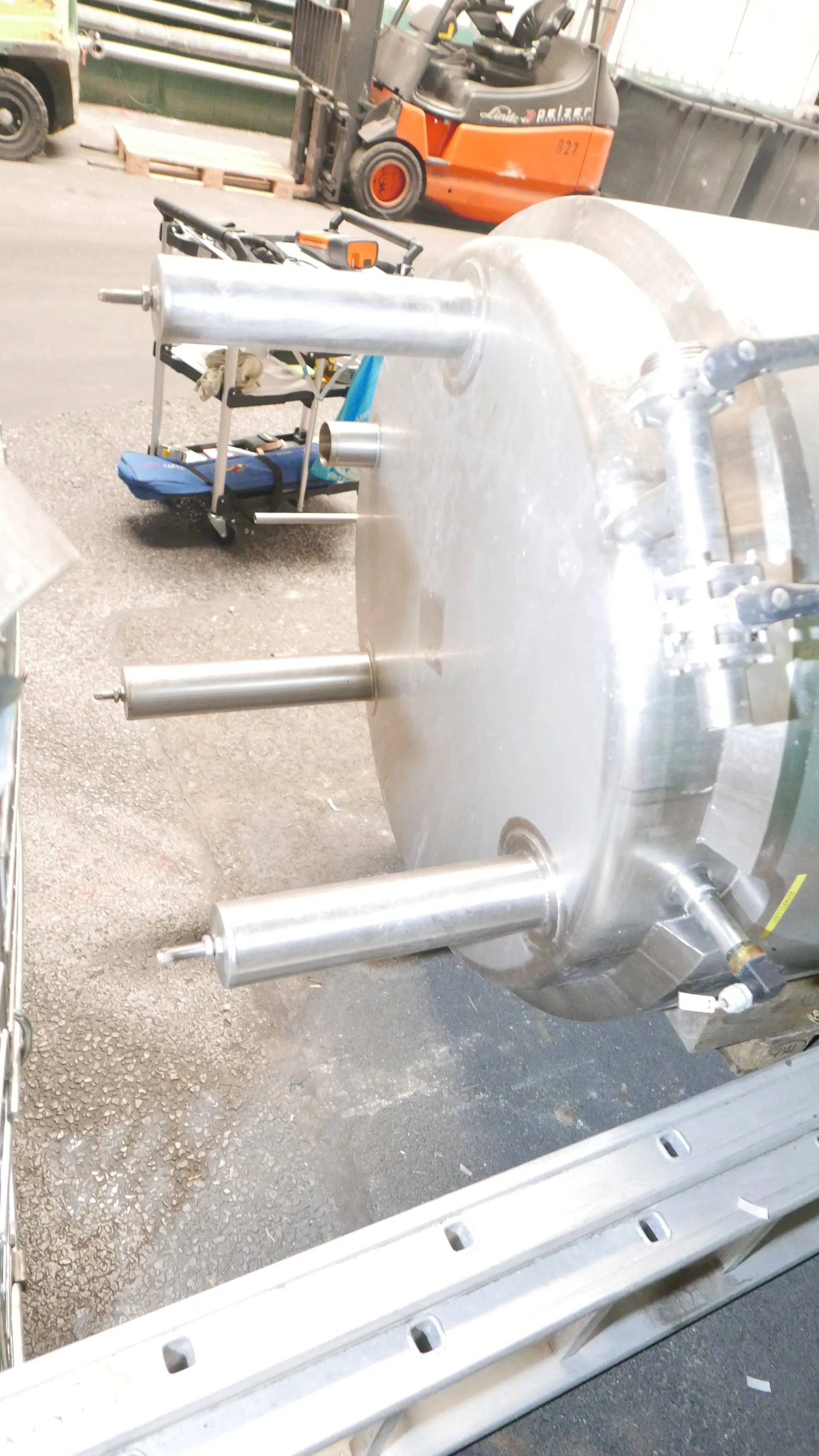 25-0113EUBA 1.000 Liter Warmwassertank in V2A isoliert
