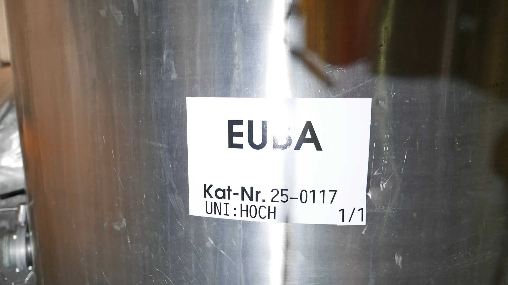 25-0117EUBA 2.000 Liter Spülmilchtank/ Lagertank aus V2A vertikal isoliert