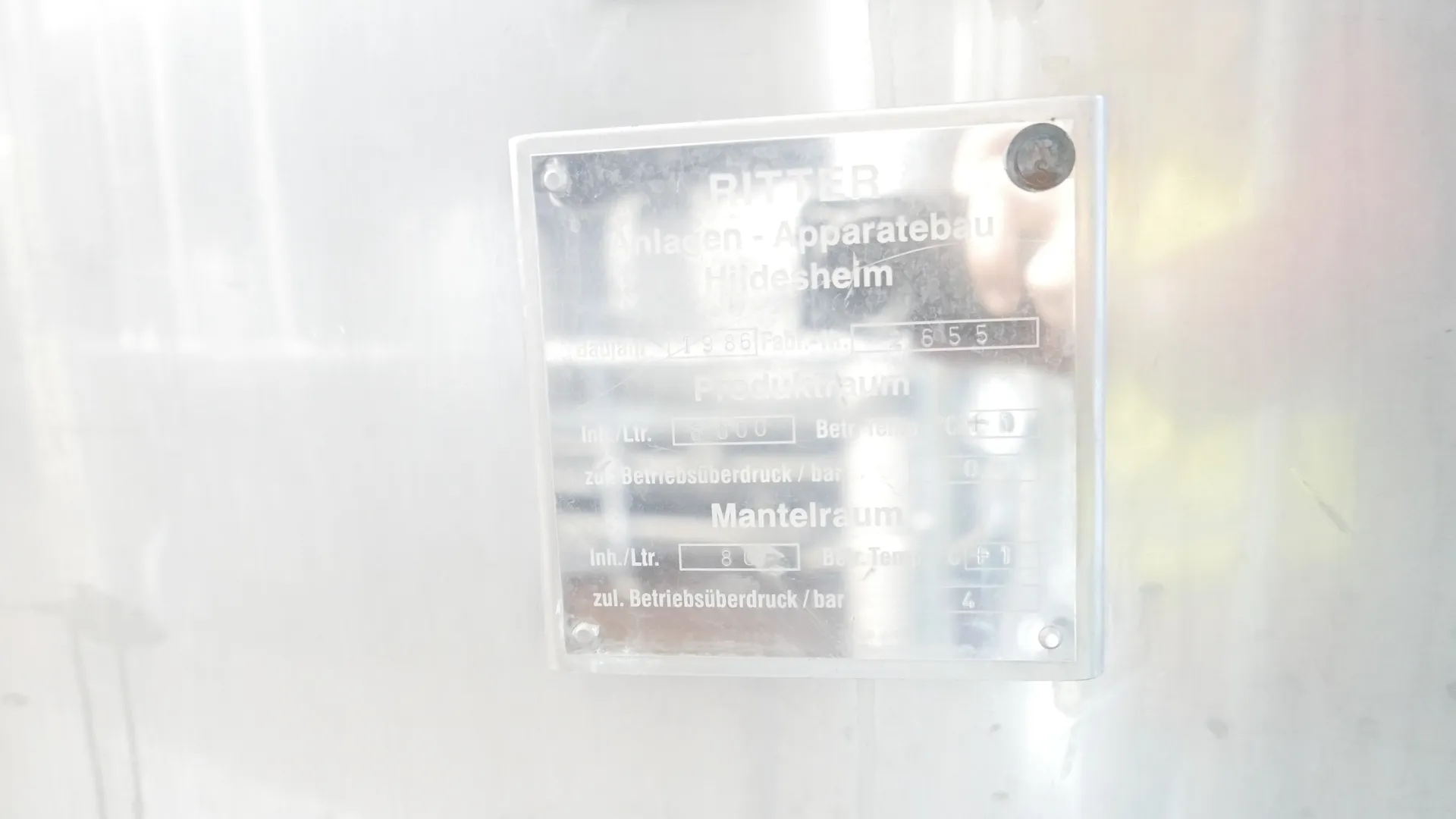 25-0120EUBA 6.000 Liter Rahmtanks / Sahnetanks aus V2A isoliert