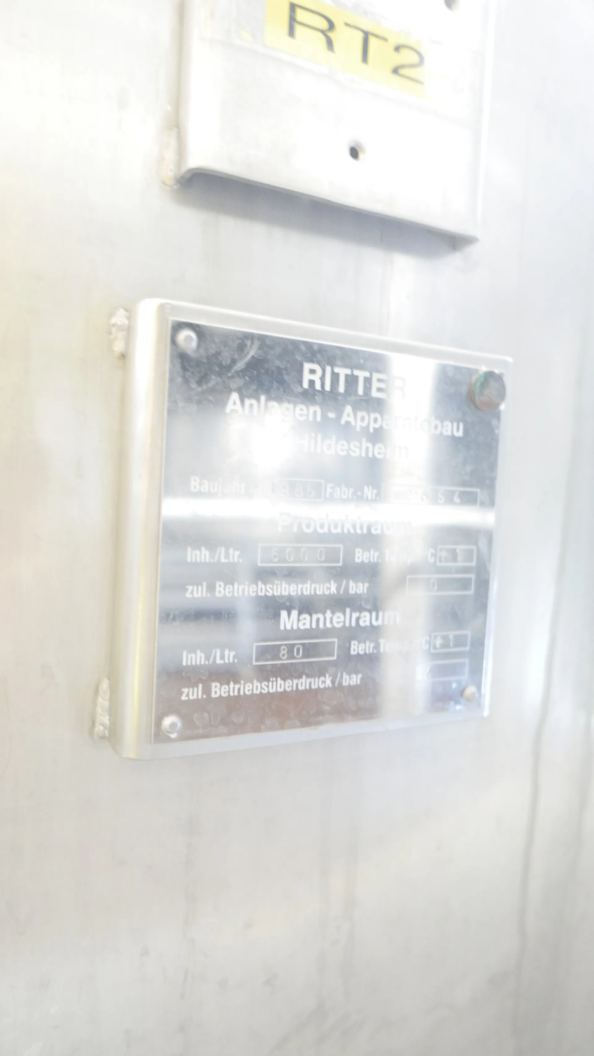 25-0120EUBA 6.000 Liter Rahmtanks / Sahnetanks aus V2A isoliert