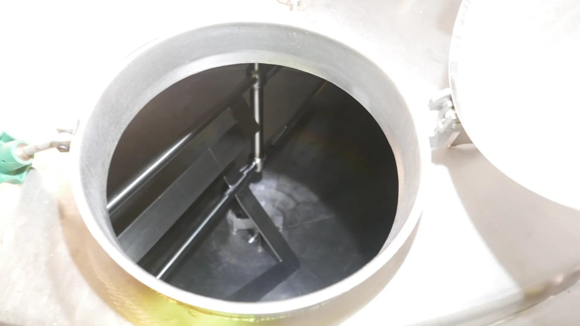 25-0120EUBA 6.000 Liter Rahmtanks / Sahnetanks aus V2A isoliert