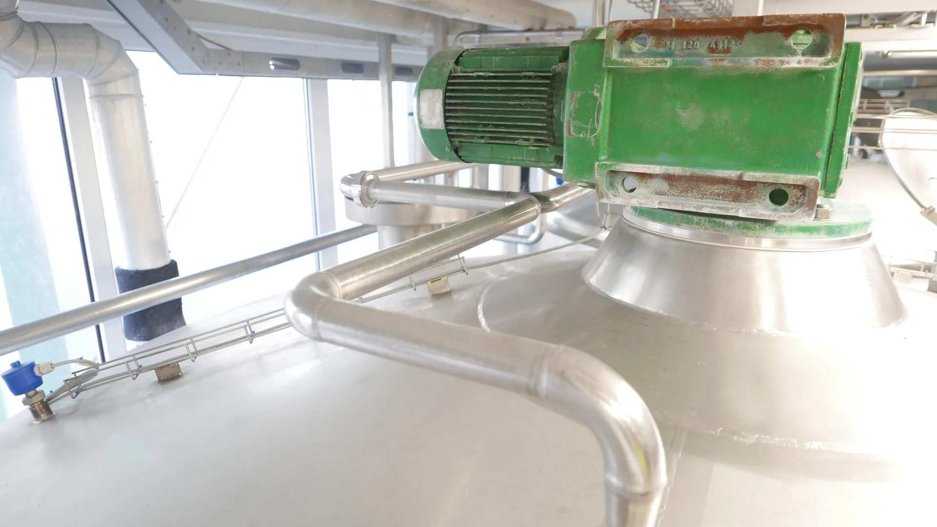 25-0120EUBA 6.000 Liter Rahmtanks / Sahnetanks aus V2A isoliert
