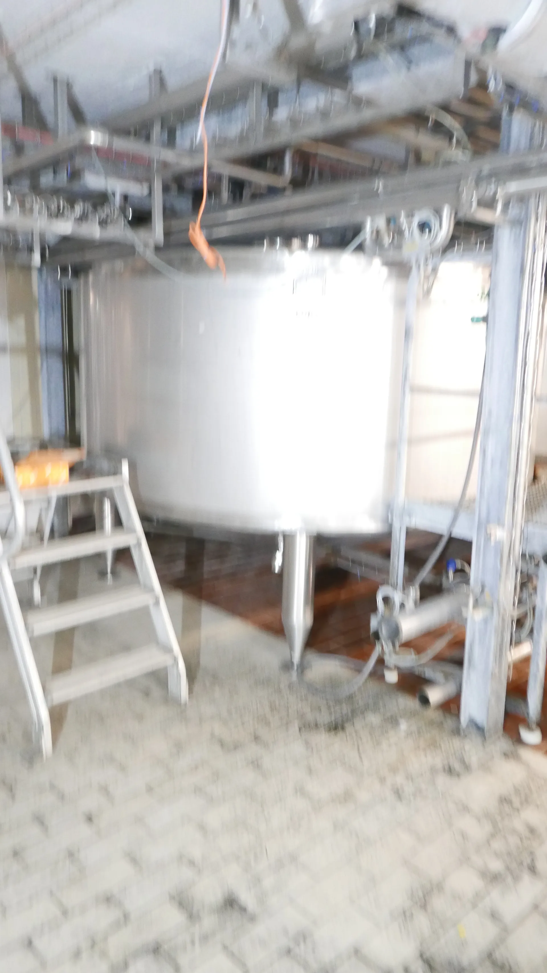 25-0122EUBA 6.930 Liter Rahmtanks / Sahnetanks mit Rührwerk aus V2A isoliert 