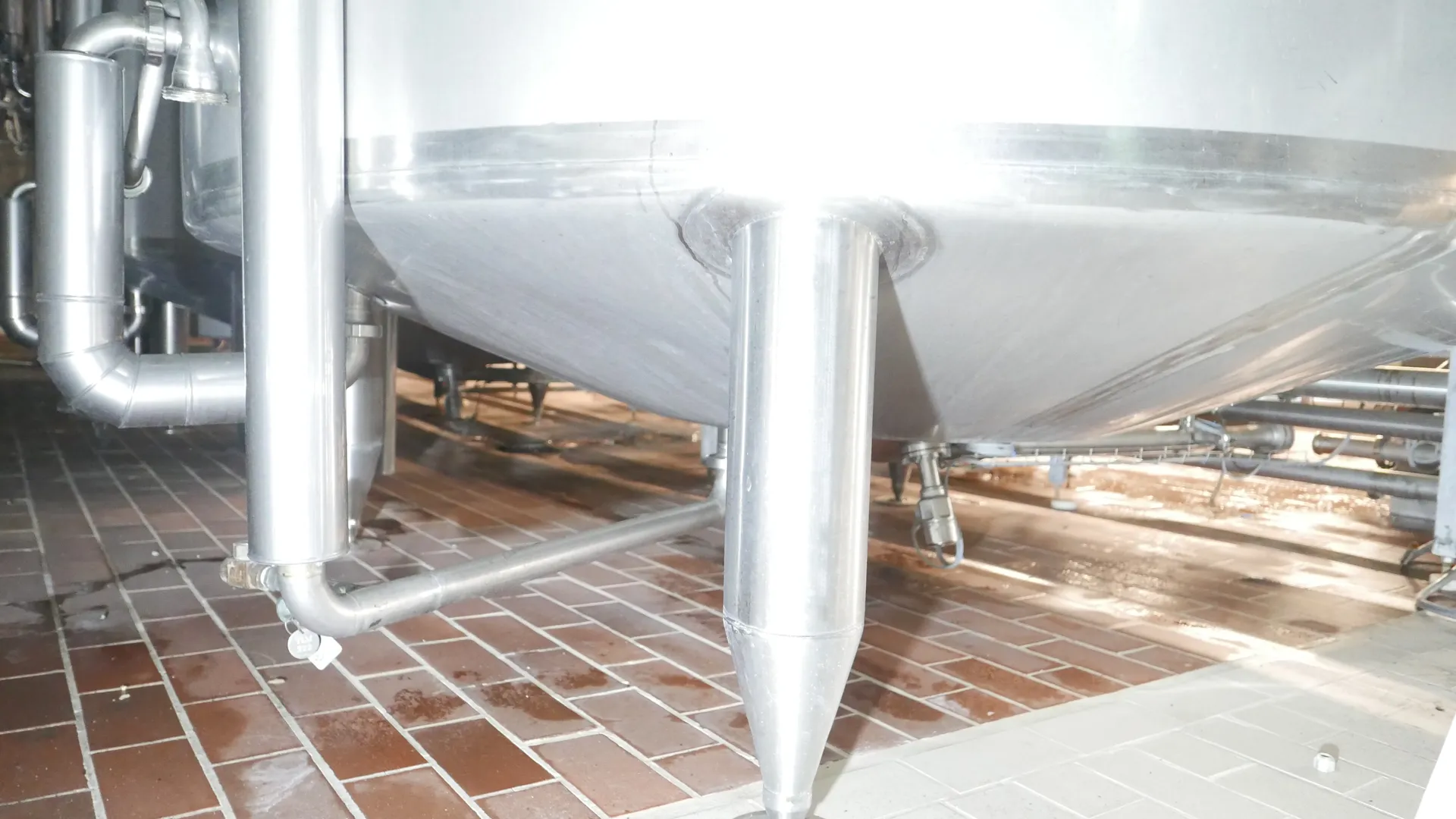 25-0122EUBA 6.930 Liter Rahmtanks / Sahnetanks mit Rührwerk aus V2A isoliert 