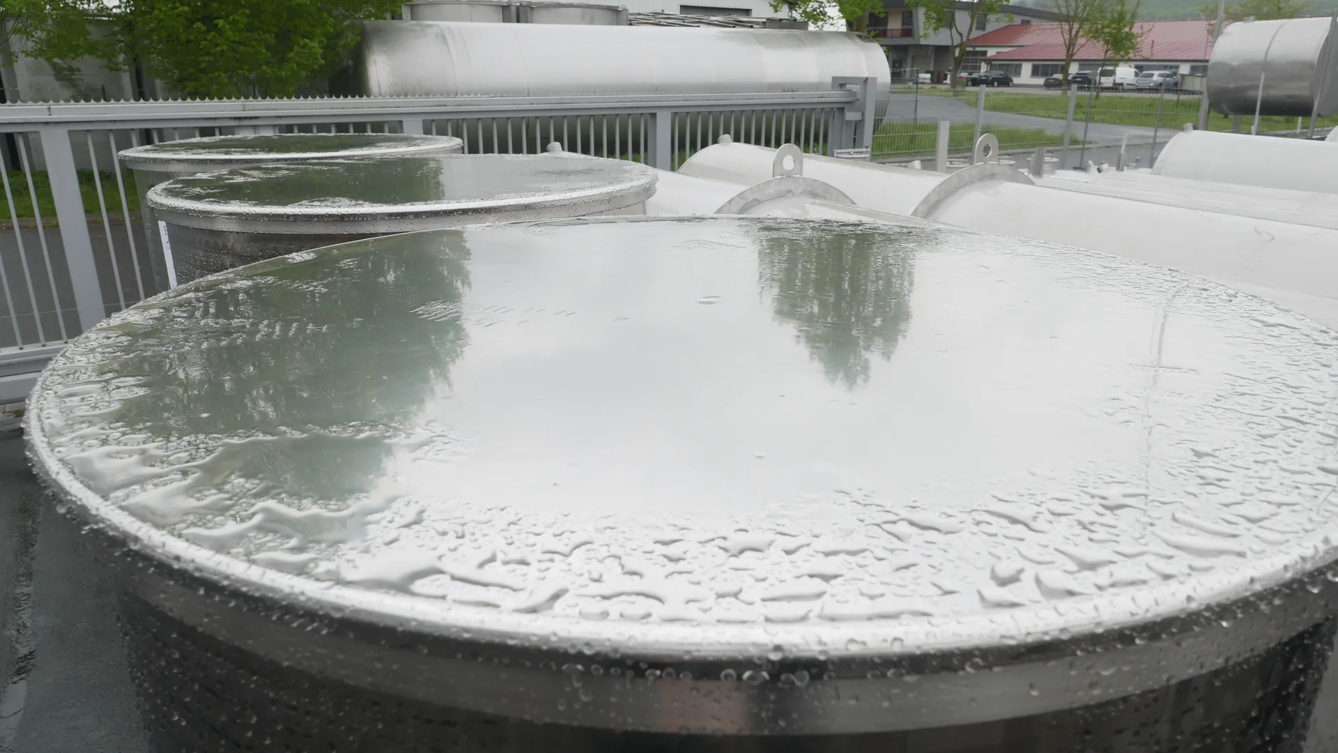 25-0125  1.100 Liter Immervolltank aus V2A mit Schwimmdeckel und Staubdeckel