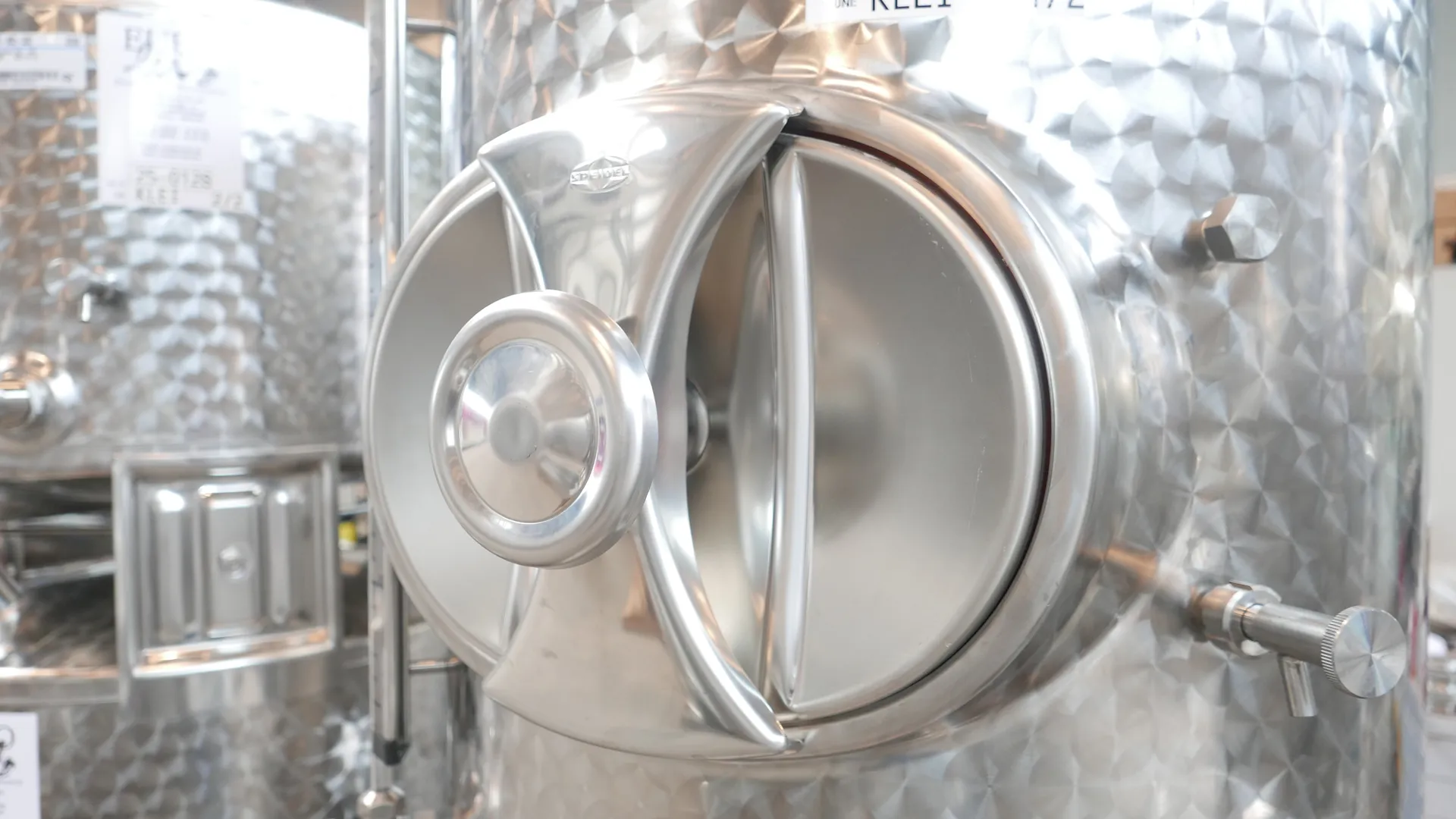 25-0126  320 Liter + 525 Liter Basictank + Stapeltank /Lagertank/ Weintank/ Fruchtsafttank SPEIDEL rund , vertikal aus V2A  