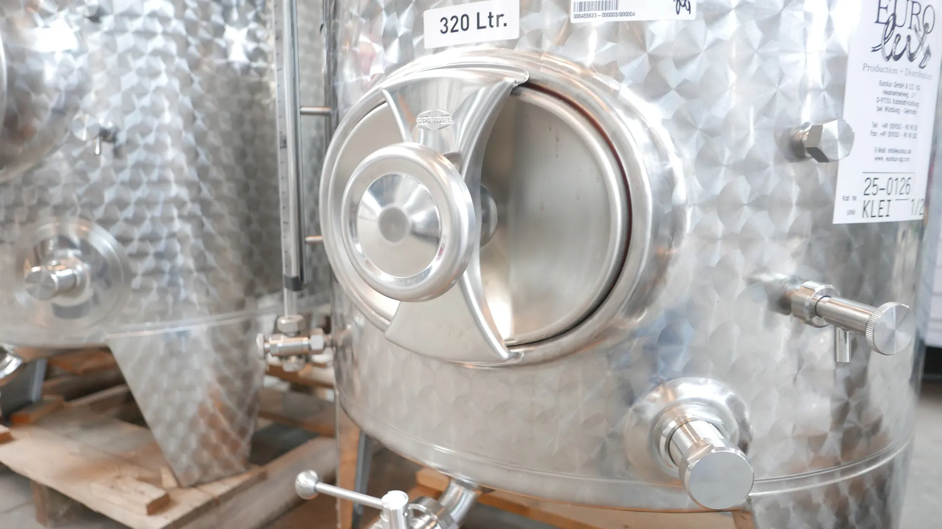 25-0126  320 Liter + 525 Liter Basictank + Stapeltank /Lagertank/ Weintank/ Fruchtsafttank SPEIDEL rund , vertikal aus V2A  