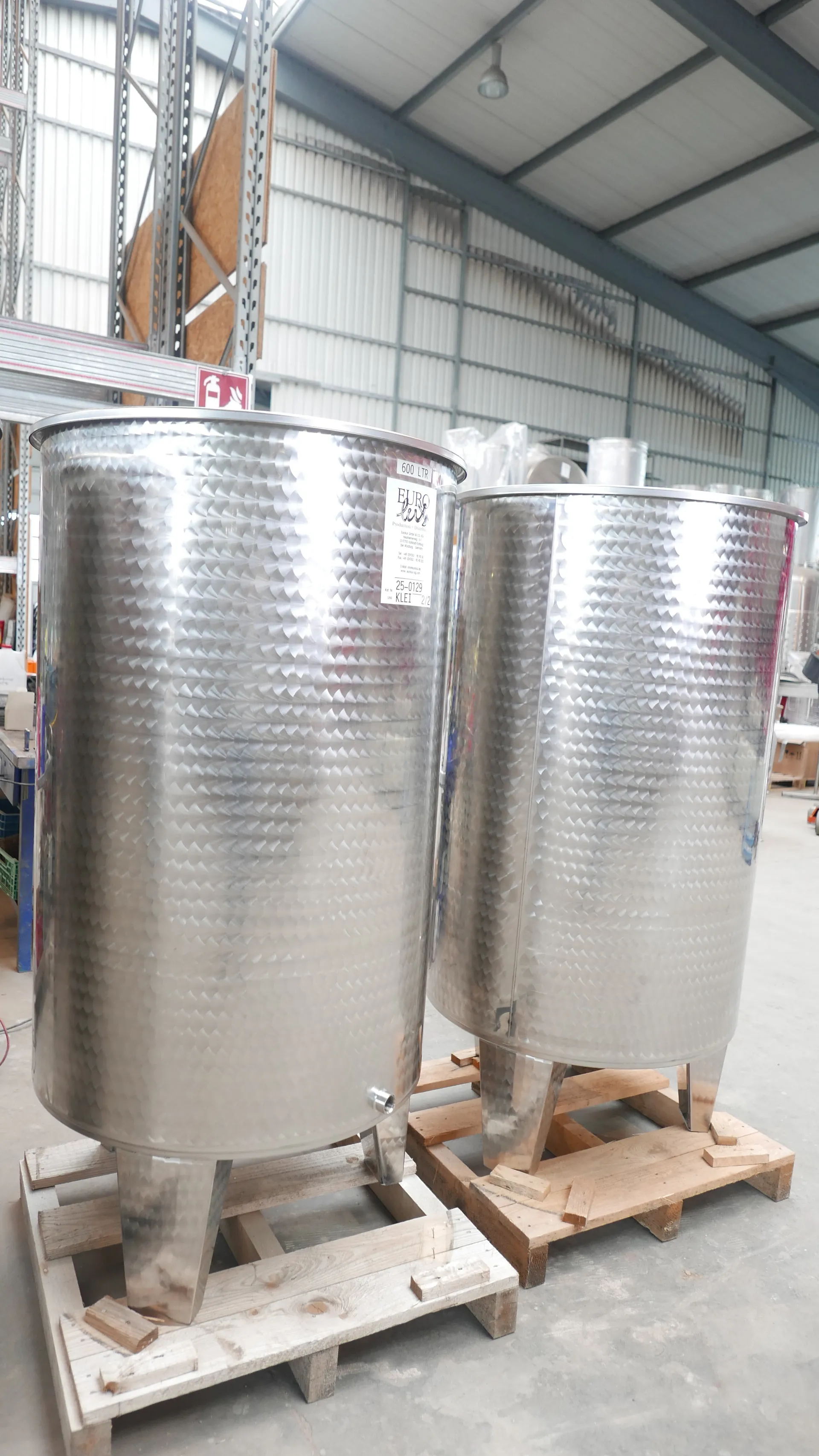 25-0129  600 Liter Immervolltank aus V2A mit Schwimmdeckel und Staubdeckel  