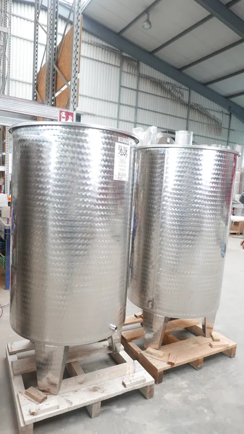 25-0129  600 Liter Immervolltank aus V2A mit Schwimmdeckel und Staubdeckel  