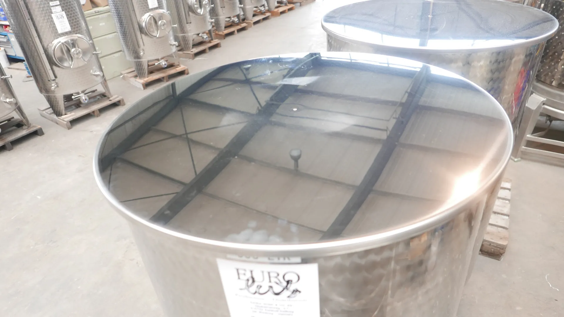 25-0129  600 Liter Immervolltank aus V2A mit Schwimmdeckel und Staubdeckel  