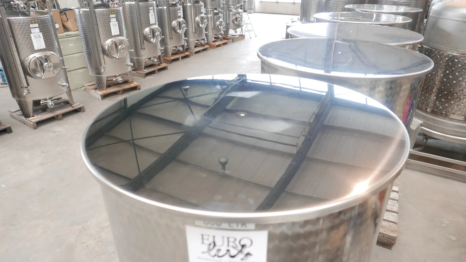 25-0129  600 Liter Immervolltank aus V2A mit Schwimmdeckel und Staubdeckel  