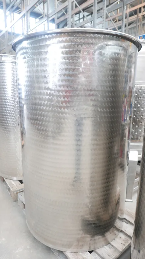 25-0130  1.110 Liter Immervolltank aus V2A mit Schwimmdeckel und Staubdeckel  