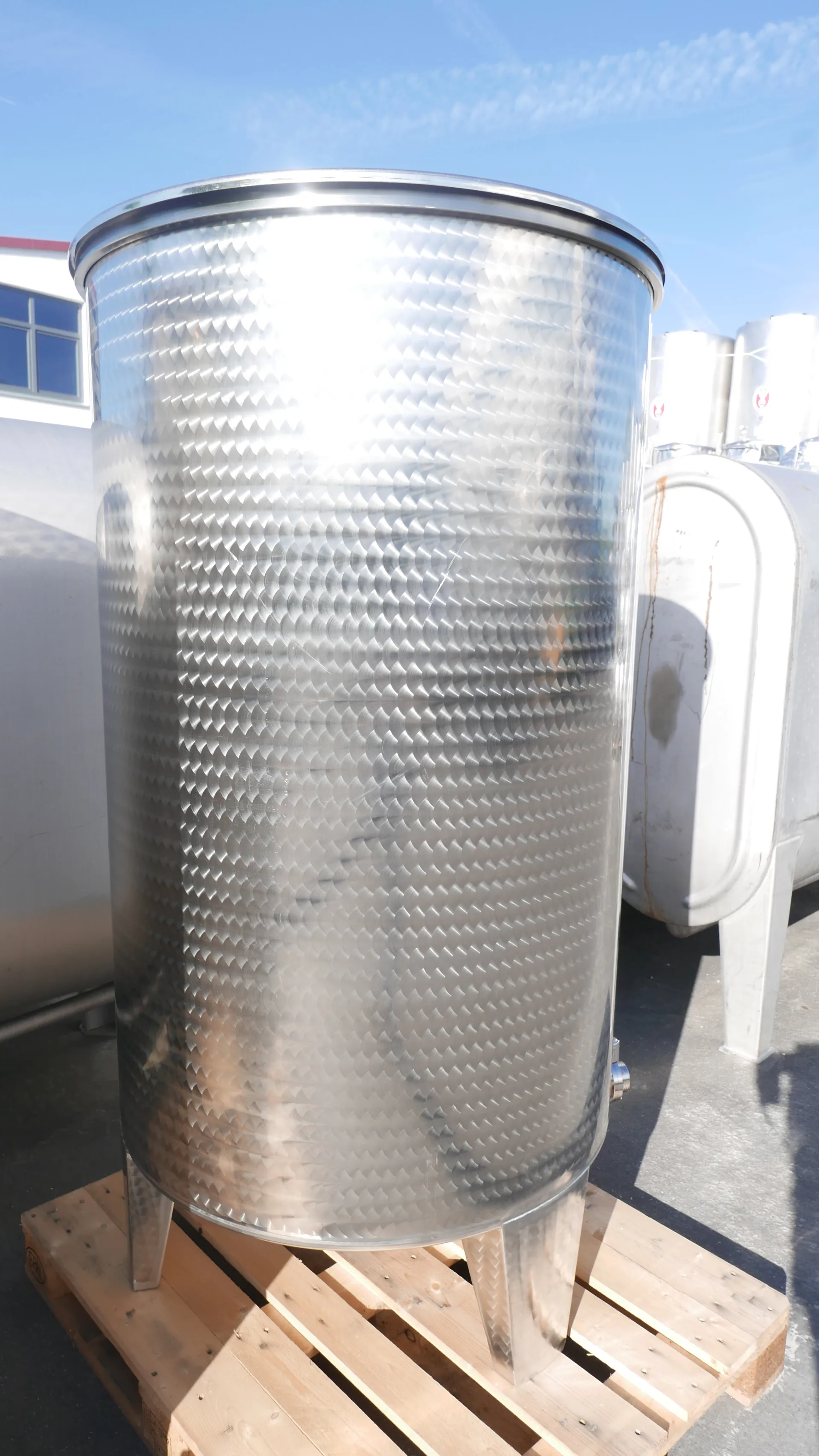 25-0125  1.100 Liter Immervolltank aus V2A mit Schwimmdeckel und Staubdeckel