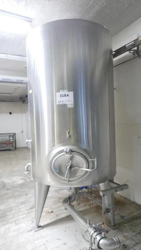 25-0137EUBA 2500 Liter Lagertank mit CIP Reinigung in V2A