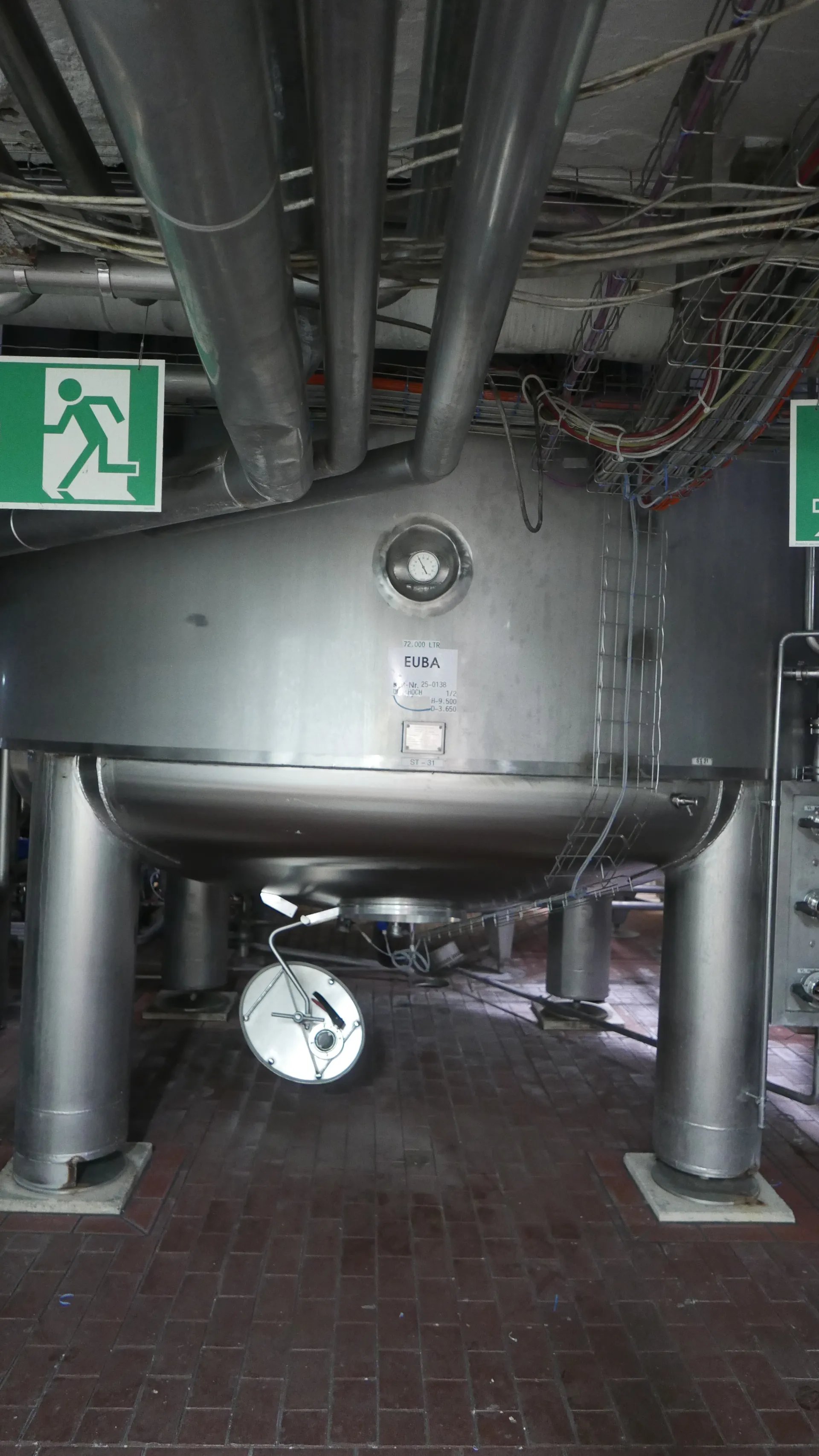 25-0138EUBA 72.000 Liter Rührwerkstank/ Milchtank/ Lagertank in V2A mit Kühlschlange und Isolierung