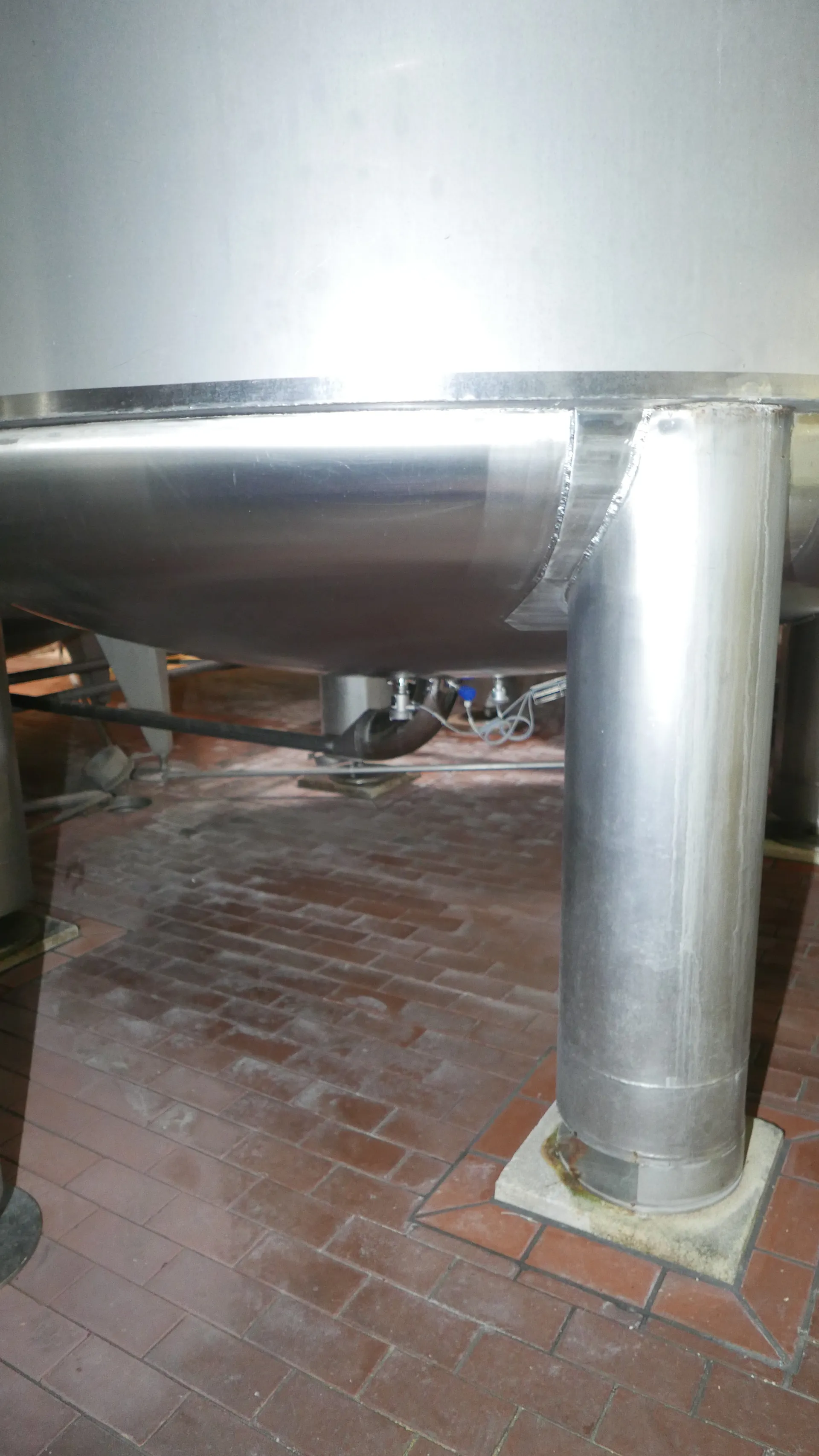 25-0138EUBA 72.000 Liter Rührwerkstank/ Milchtank/ Lagertank in V2A mit Kühlschlange und Isolierung