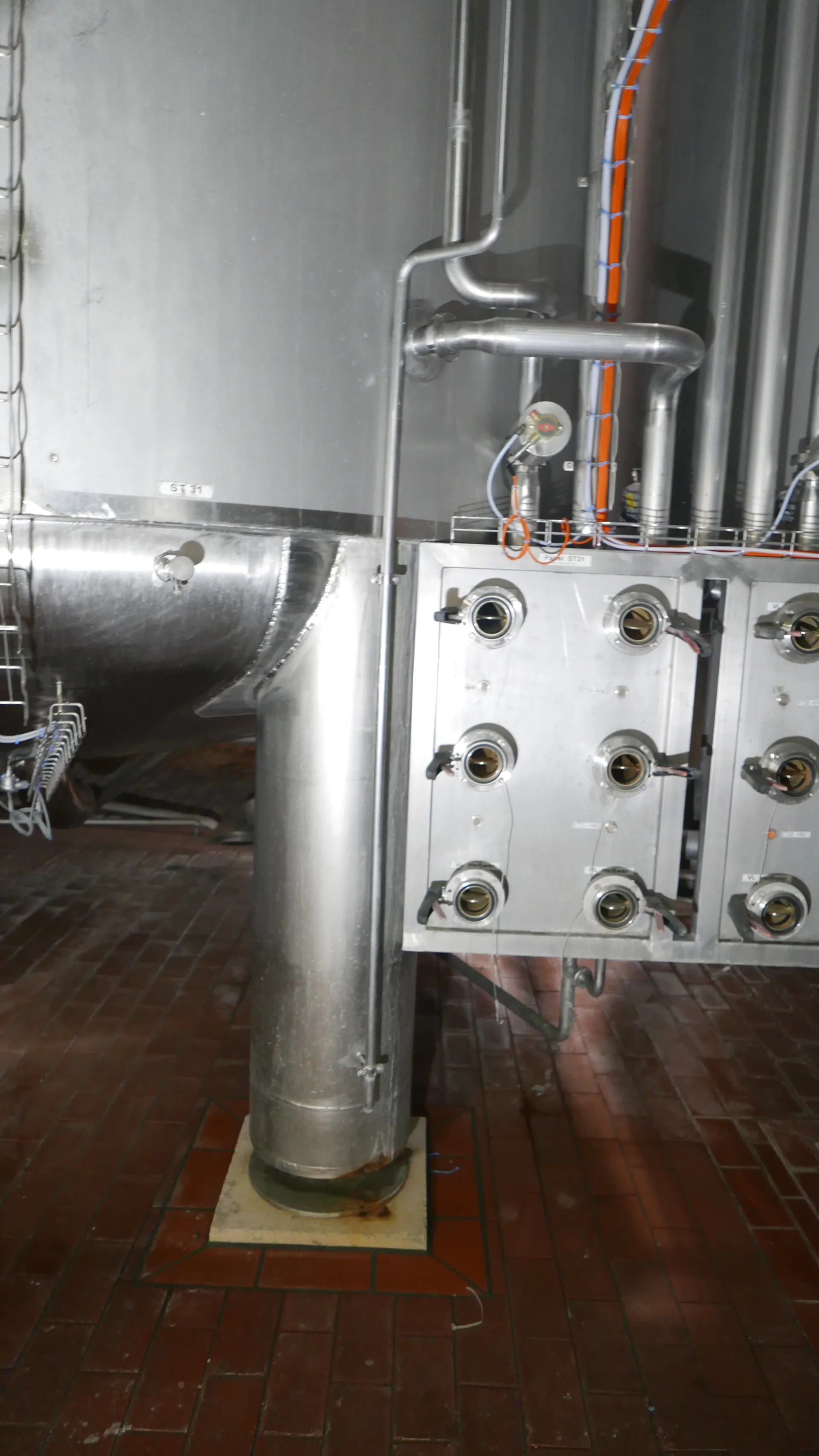 25-0138EUBA 72.000 Liter Rührwerkstank/ Milchtank/ Lagertank in V2A mit Kühlschlange und Isolierung