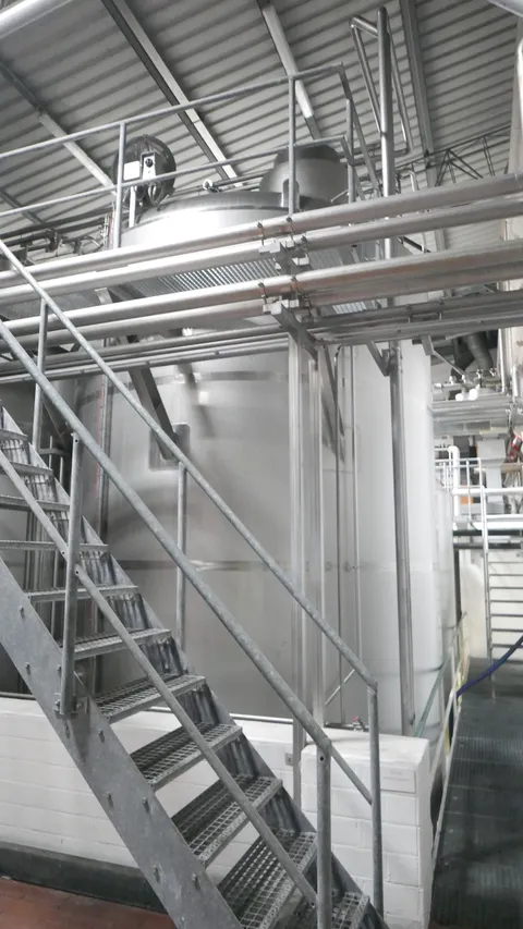 25-0138EUBA 72.000 Liter Rührwerkstank/ Milchtank/ Lagertank in V2A mit Kühlschlange und Isolierung