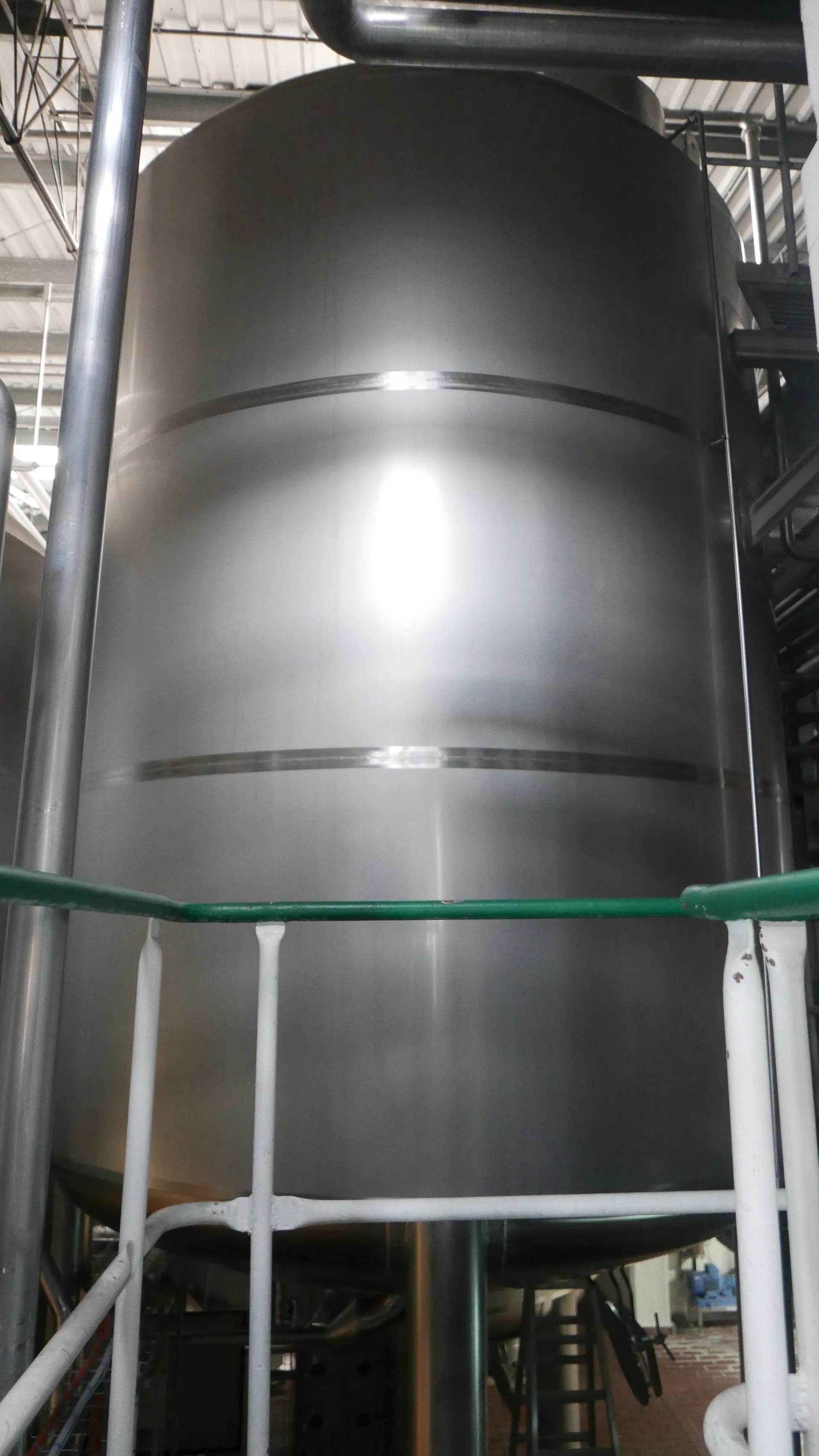 25-0139EUBA 52.000 Liter Rührwerkstank/ Milchtank/ Lagertank in V2A mit Kühlschlange und Isolierung