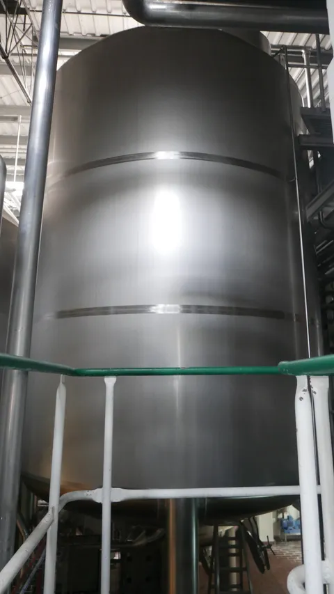 25-0139EUBA 52.000 Liter Rührwerkstank/ Milchtank/ Lagertank in V2A mit Kühlschlange und Isolierung