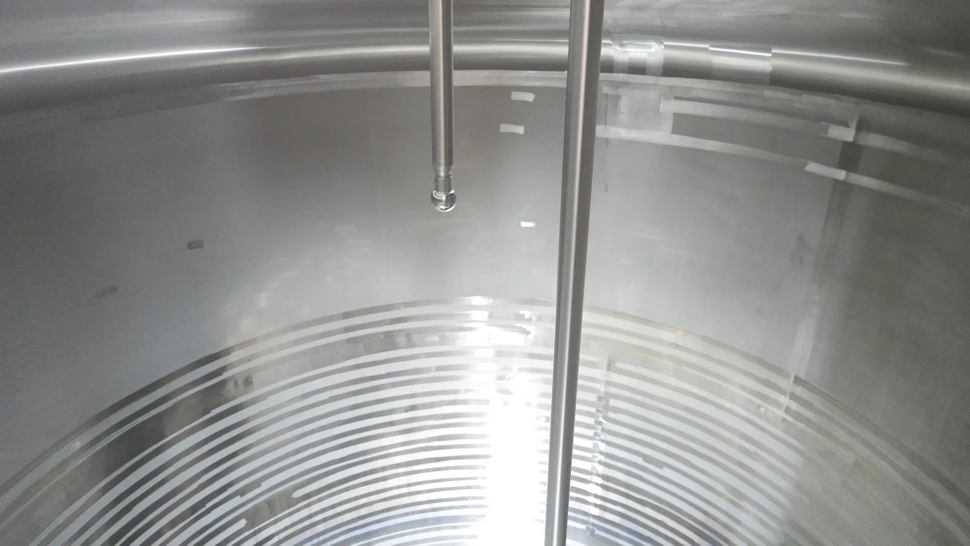25-0139EUBA 52.000 Liter Rührwerkstank/ Milchtank/ Lagertank in V2A mit Kühlschlange und Isolierung