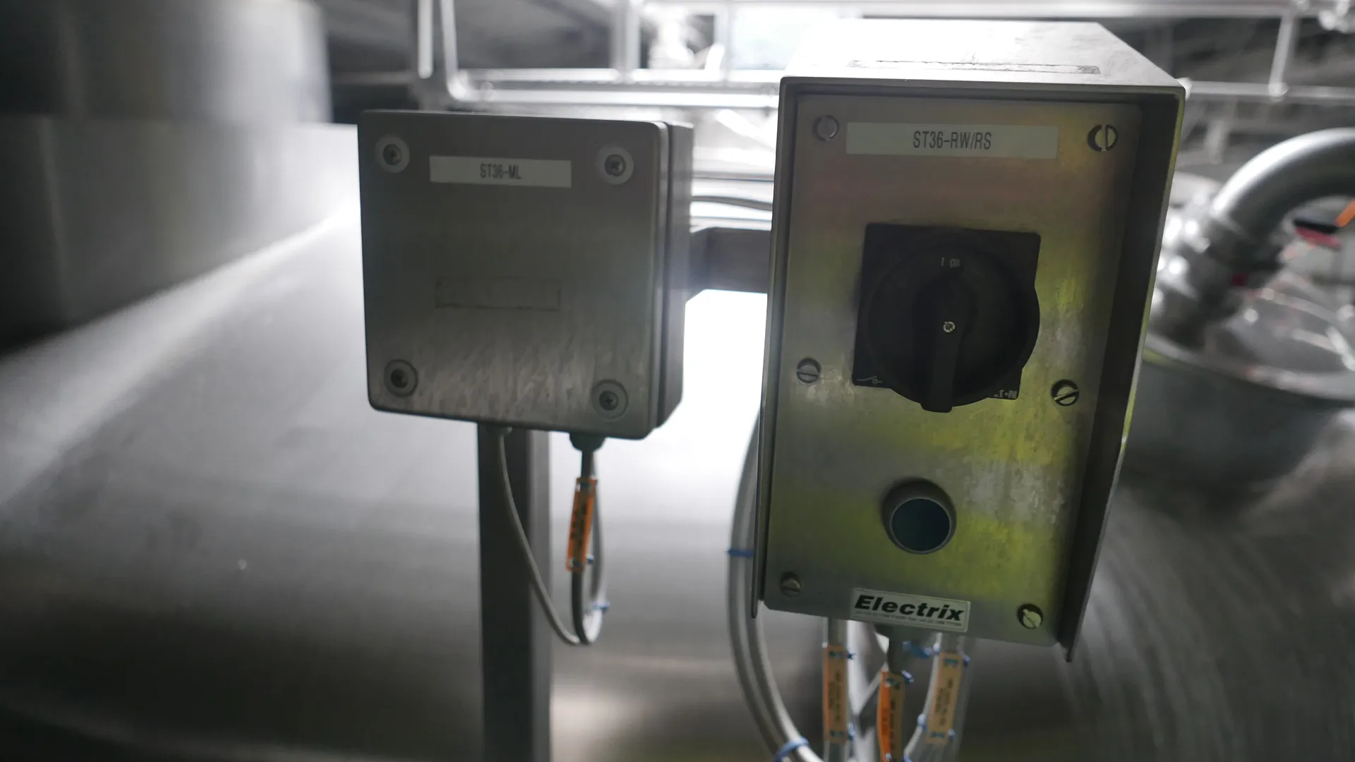 25-0139EUBA 52.000 Liter Rührwerkstank/ Milchtank/ Lagertank in V2A mit Kühlschlange und Isolierung