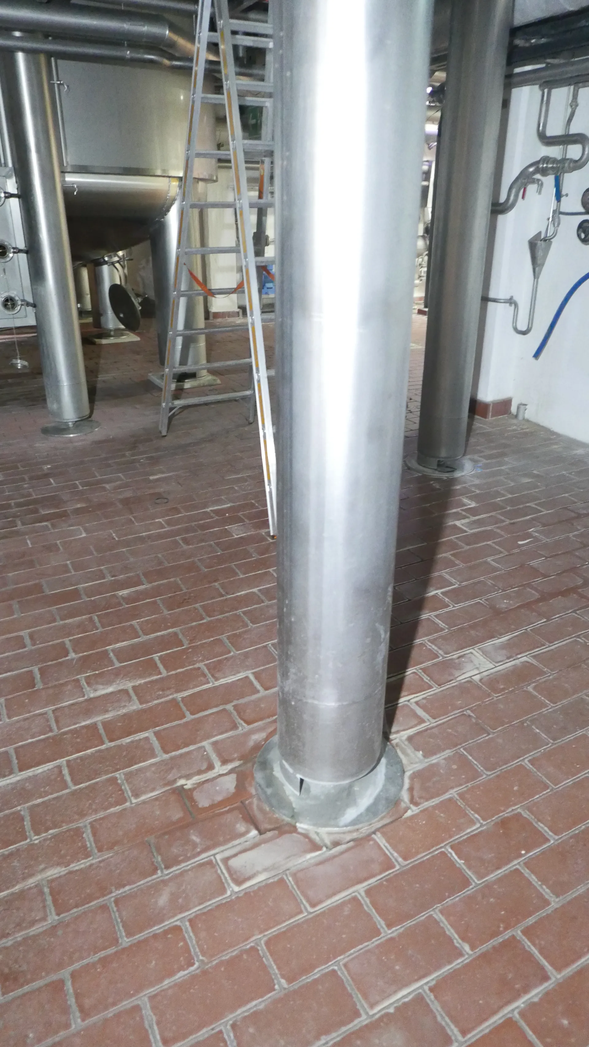 25-0139EUBA 52.000 Liter Rührwerkstank/ Milchtank/ Lagertank in V2A mit Kühlschlange und Isolierung
