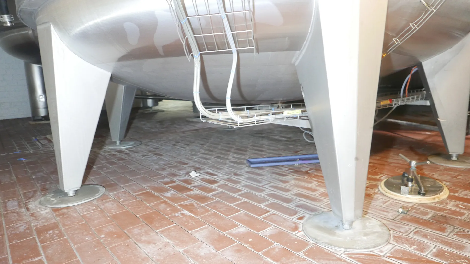 25-0140EUBA 60.800 Liter Rührwerkstank/ Milchtank/ Lagertank in V2A