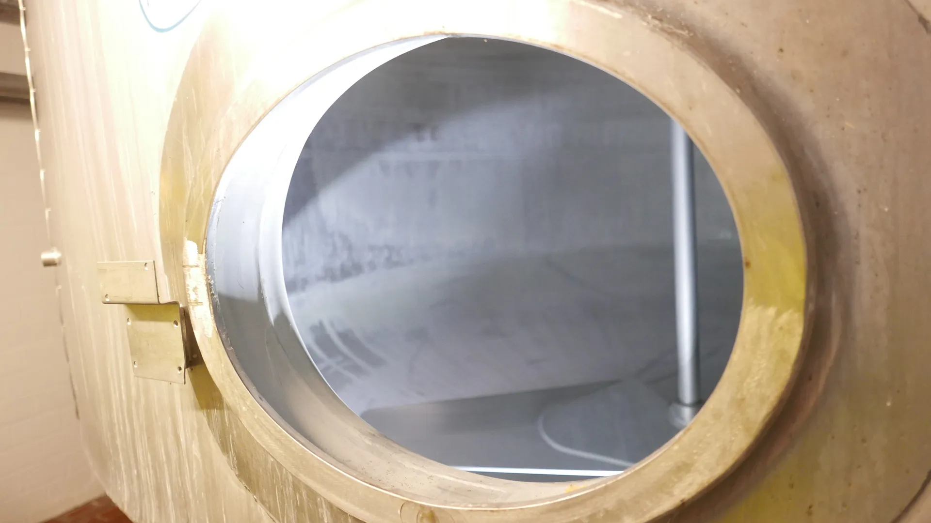 25-0140EUBA 60.800 Liter Rührwerkstank/ Milchtank/ Lagertank in V2A