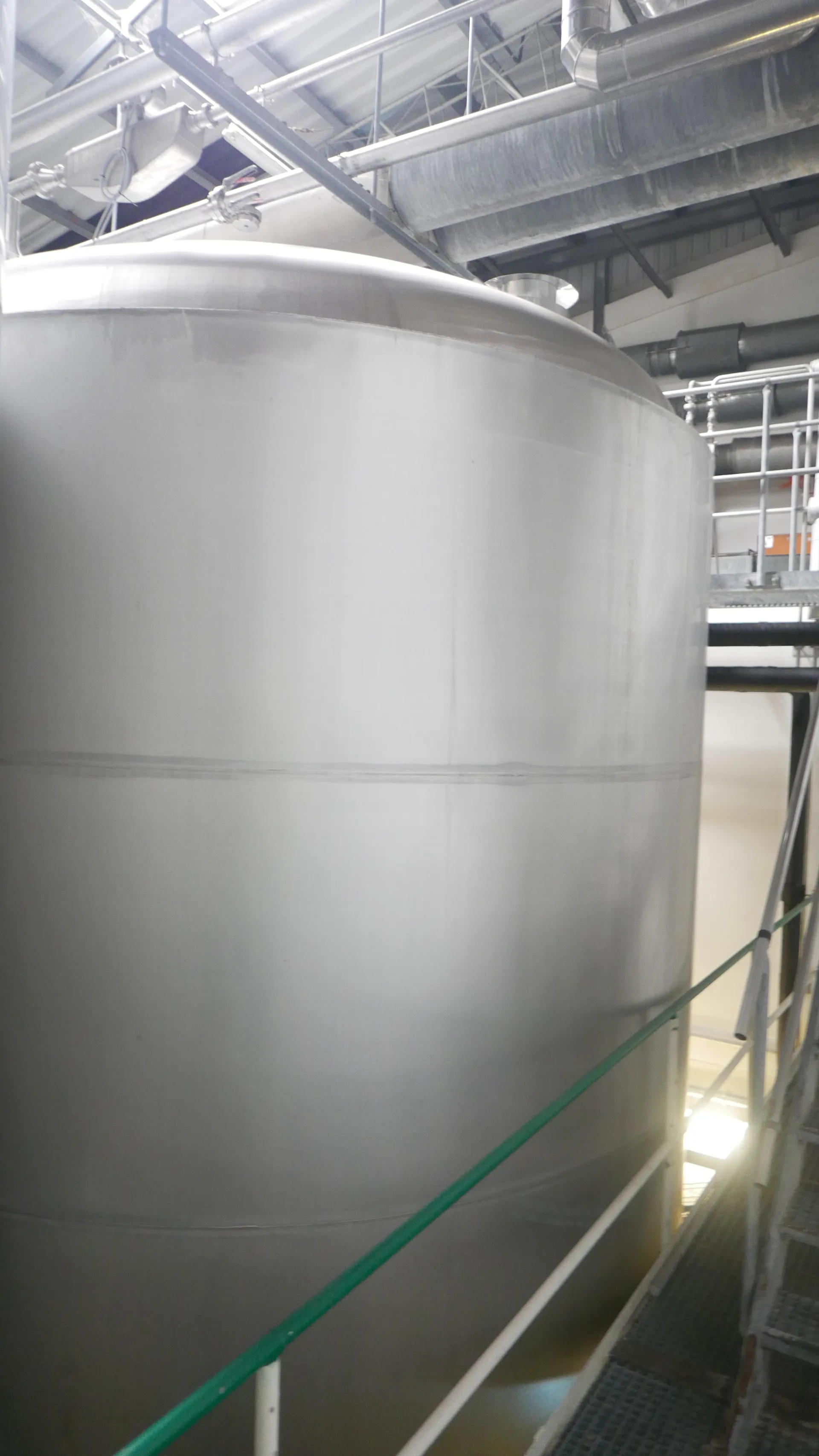 25-0140EUBA 60.800 Liter Rührwerkstank/ Milchtank/ Lagertank in V2A