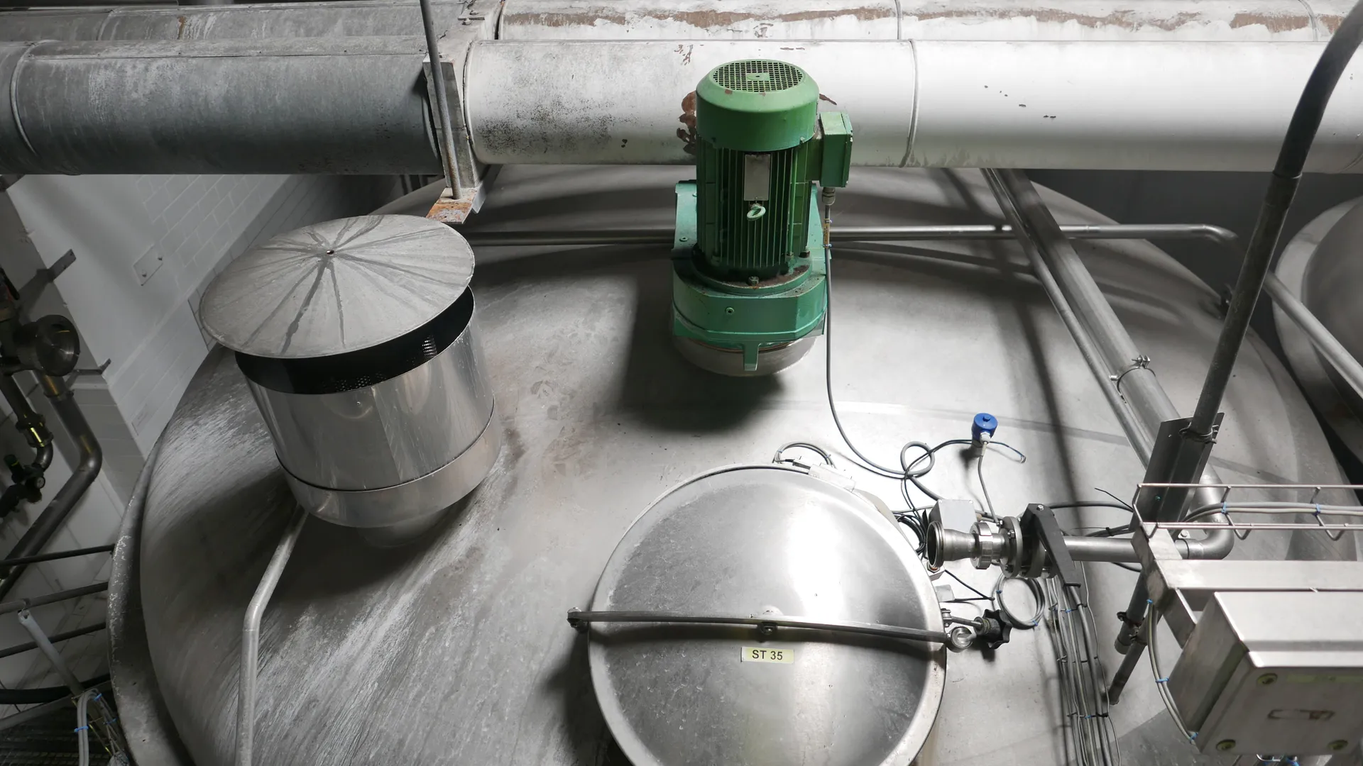 25-0140EUBA 60.800 Liter Rührwerkstank/ Milchtank/ Lagertank in V2A