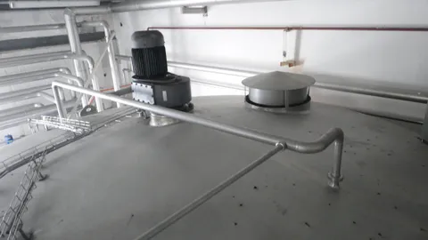 25-0142EUBA 40.000 Liter Rührwerkstank / Lagertank aus V2A isoliert
