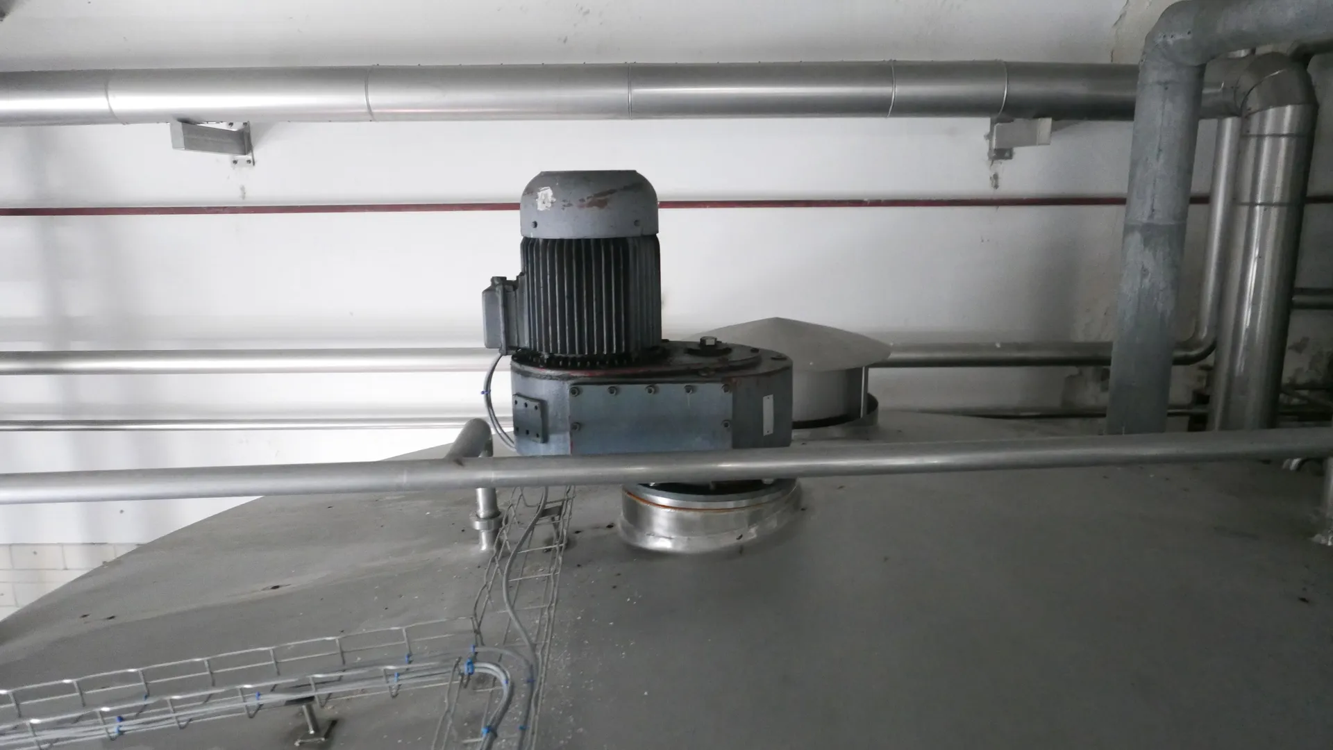 25-0142EUBA 40.000 Liter Rührwerkstank / Lagertank aus V2A isoliert