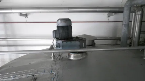 25-0142EUBA 40.000 Liter Rührwerkstank / Lagertank aus V2A isoliert
