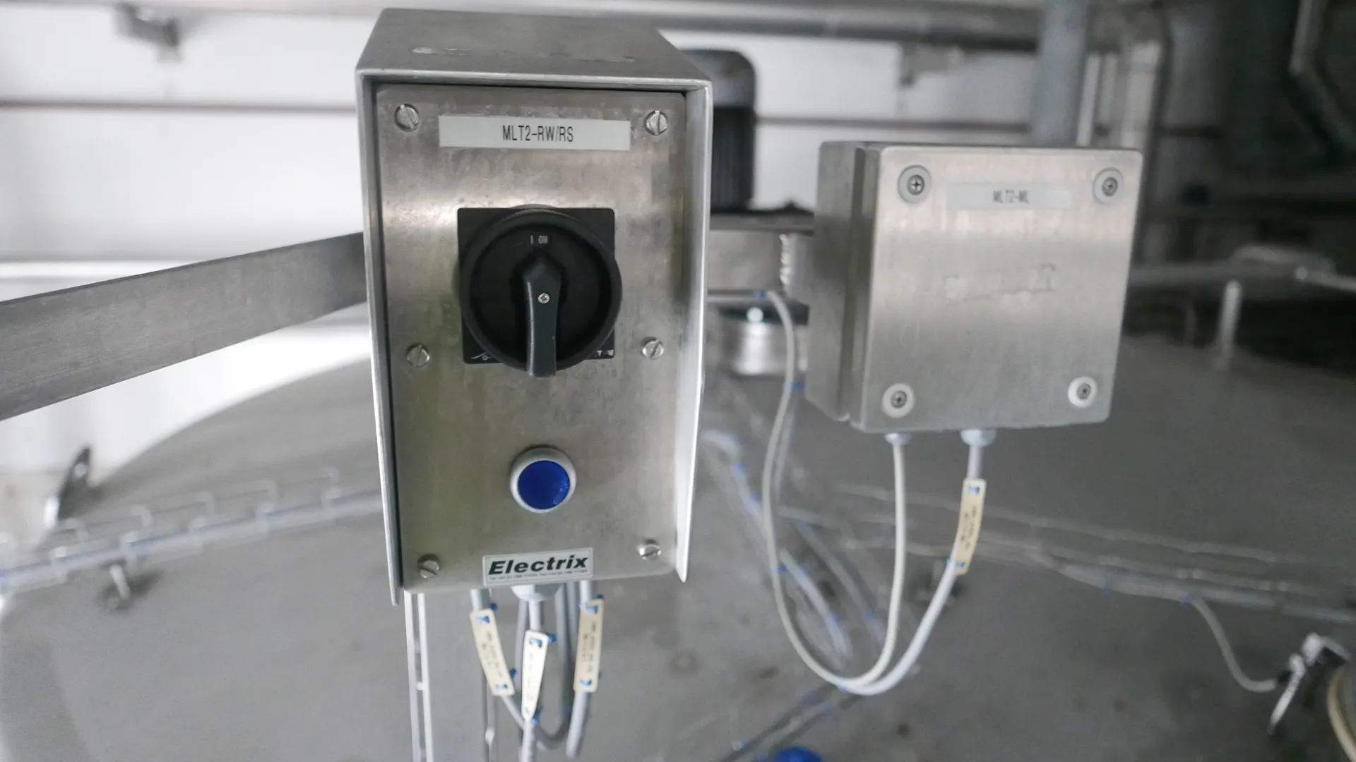 25-0142EUBA 40.000 Liter Rührwerkstank / Lagertank aus V2A isoliert