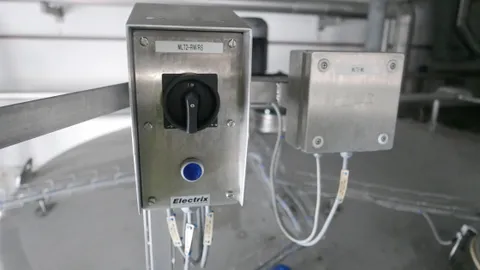 25-0142EUBA 40.000 Liter Rührwerkstank / Lagertank aus V2A isoliert