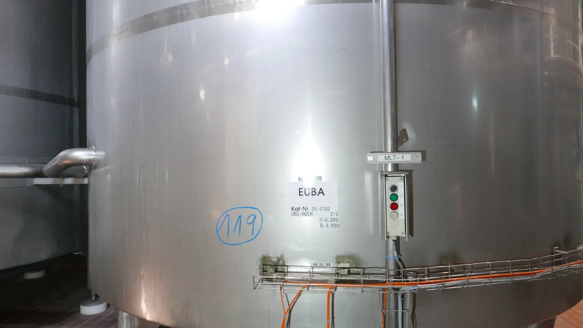 25-0142EUBA 40.000 Liter Rührwerkstank / Lagertank aus V2A isoliert