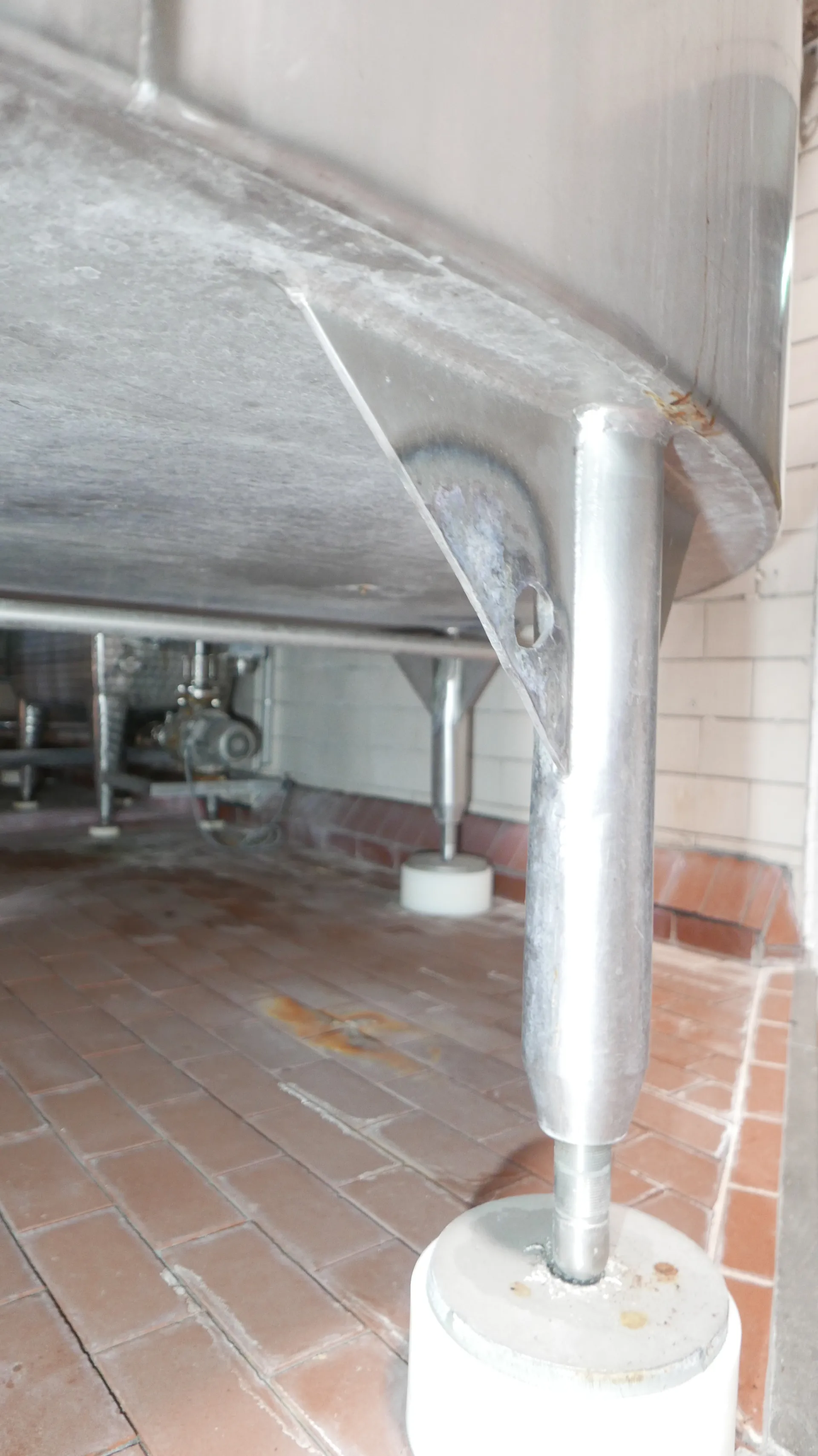 25-0142EUBA 40.000 Liter Rührwerkstank / Lagertank aus V2A isoliert