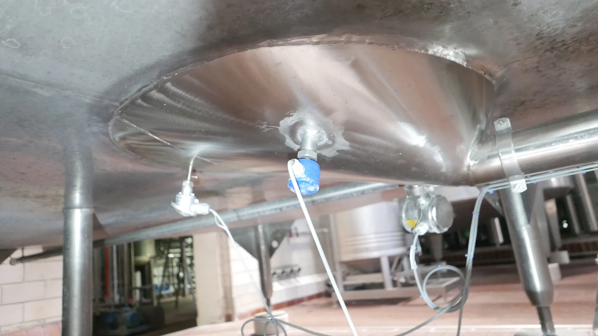 25-0142EUBA 40.000 Liter Rührwerkstank / Lagertank aus V2A isoliert