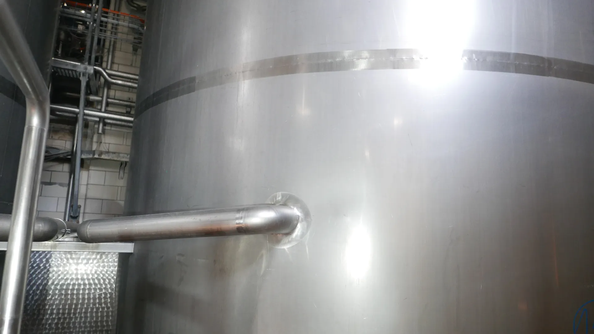 25-0142EUBA 40.000 Liter Rührwerkstank / Lagertank aus V2A isoliert